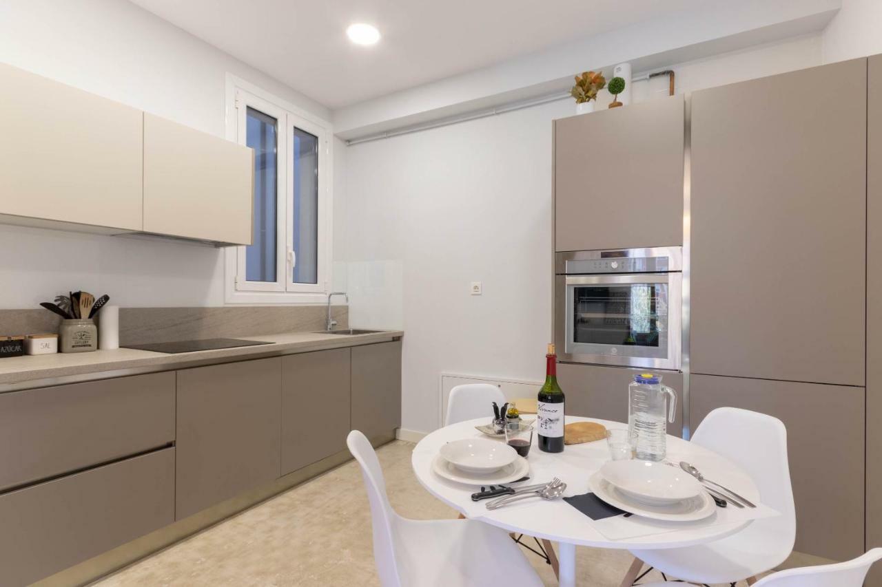 Acogedor, De Diseno Moderno En Zona Antigua Apartment